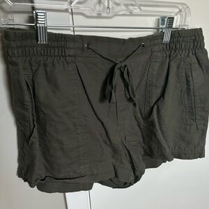Gap elastic shorts